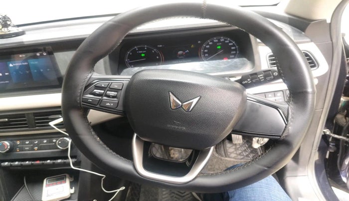 2022 Mahindra XUV700 MX P MT 5 STR, Petrol, Manual, 15,549 km, interior