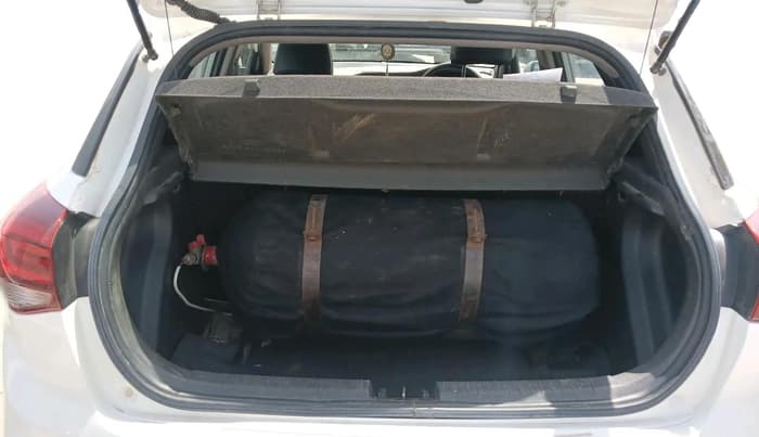 2018 Hyundai Elite i20 SPORTZ 1.2, CNG, Manual, 1,04,957 km, exterior