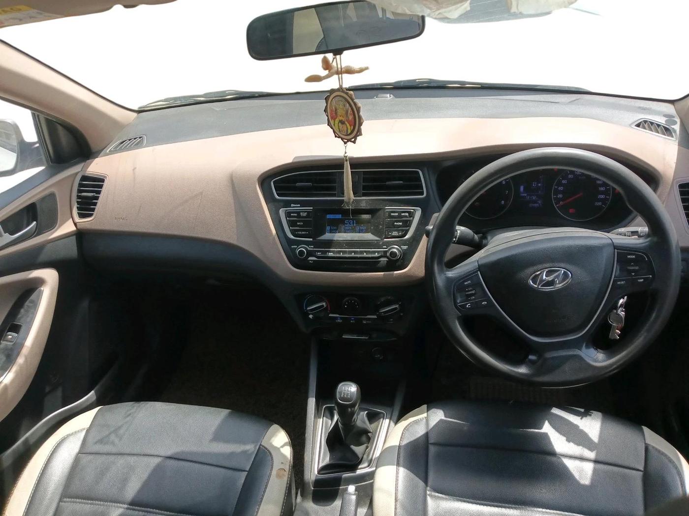2018 Hyundai Elite i20 SPORTZ 1.2, CNG, Manual, 1,04,957 km, interior