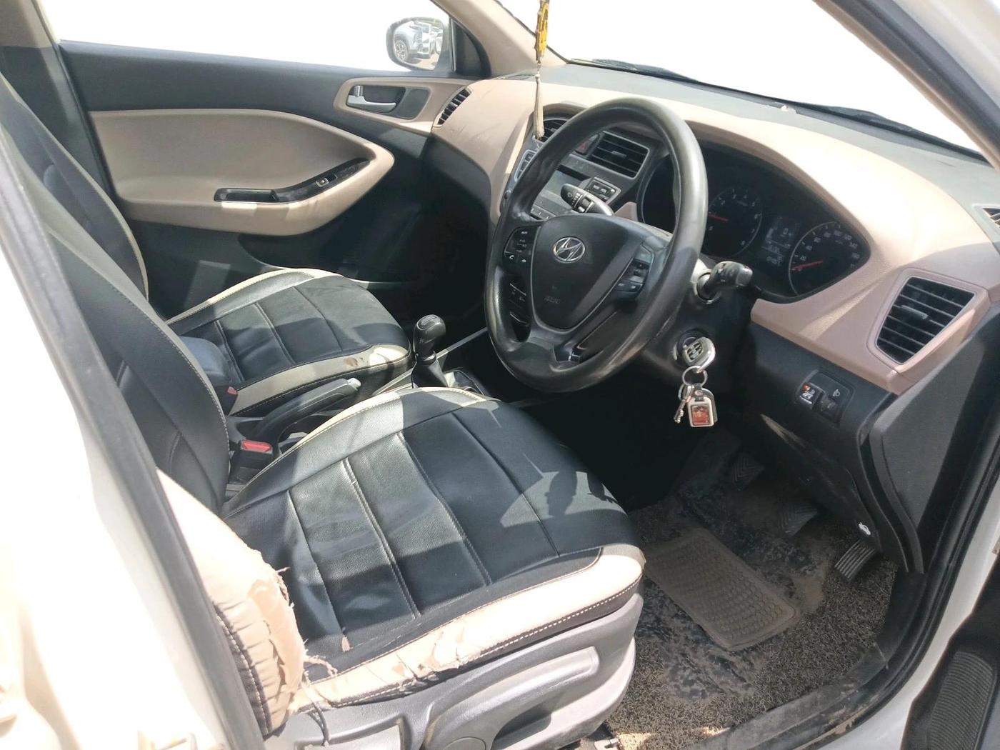 2018 Hyundai Elite i20 SPORTZ 1.2, CNG, Manual, 1,04,957 km, interior