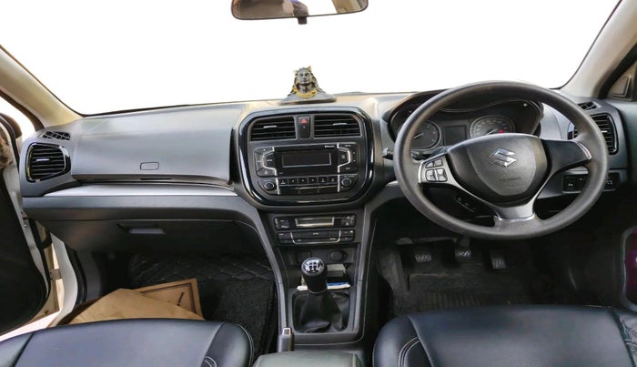 2017 Maruti Vitara Brezza ZDI, Diesel, Manual, 79,657 km, interior
