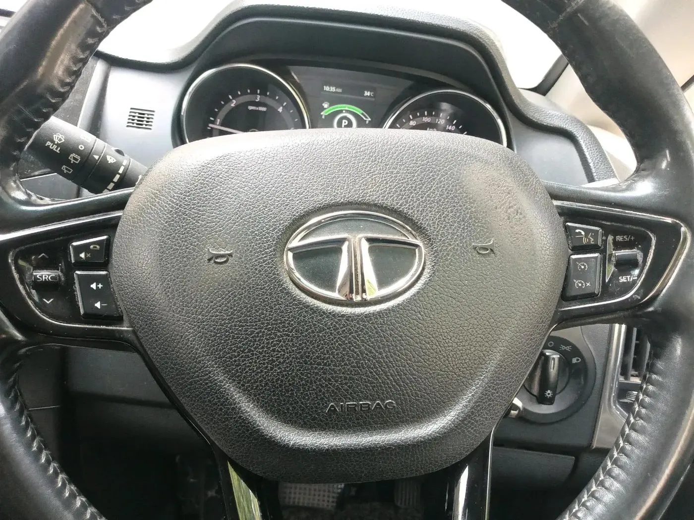 2019 Tata Hexa XTA 4X2 6 STR, Diesel, Automatic, 1,00,648 km, interior