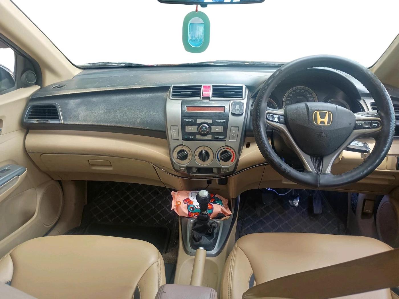 2012 Honda City 1.5L I-VTEC V MT, CNG, Manual, 1,94,000 km, interior