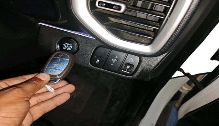 2019 Hyundai VENUE SX PLUS 1.0 TURBO DCT, Petrol, Automatic, 69,812 km, interior