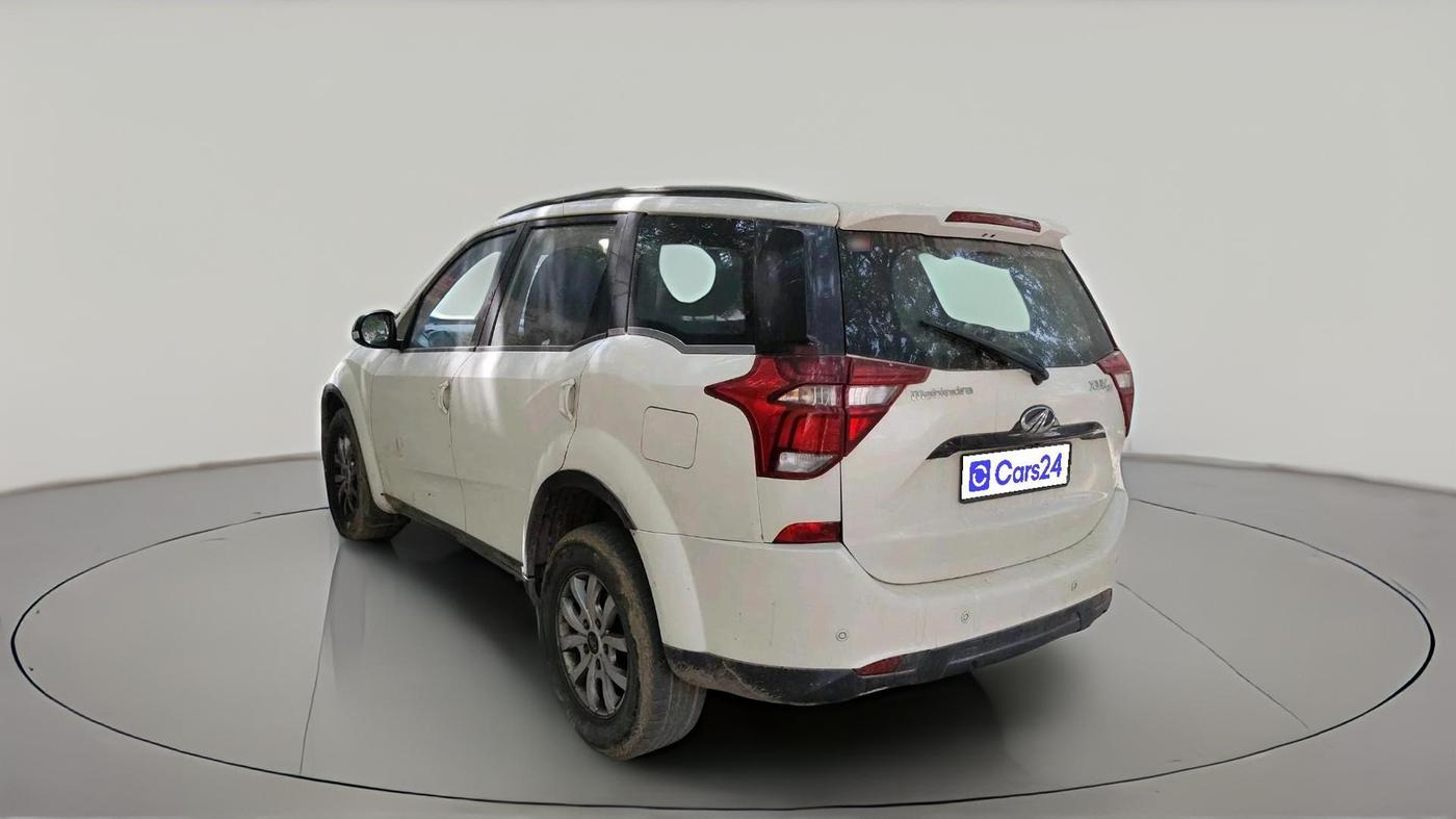 2018 Mahindra XUV500 W9, Diesel, Manual, 2,71,809 km, exterior