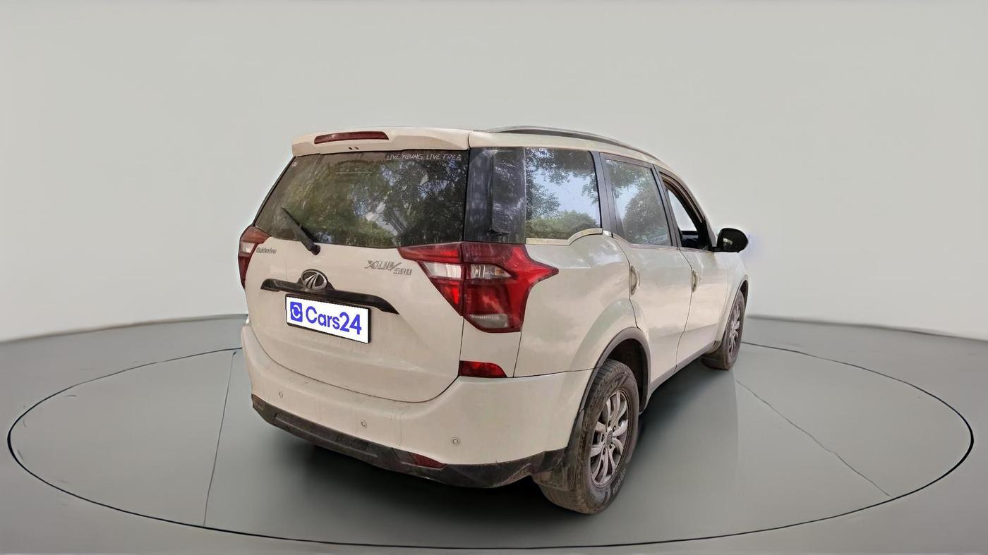 2018 Mahindra XUV500 W9, Diesel, Manual, 2,71,809 km, exterior