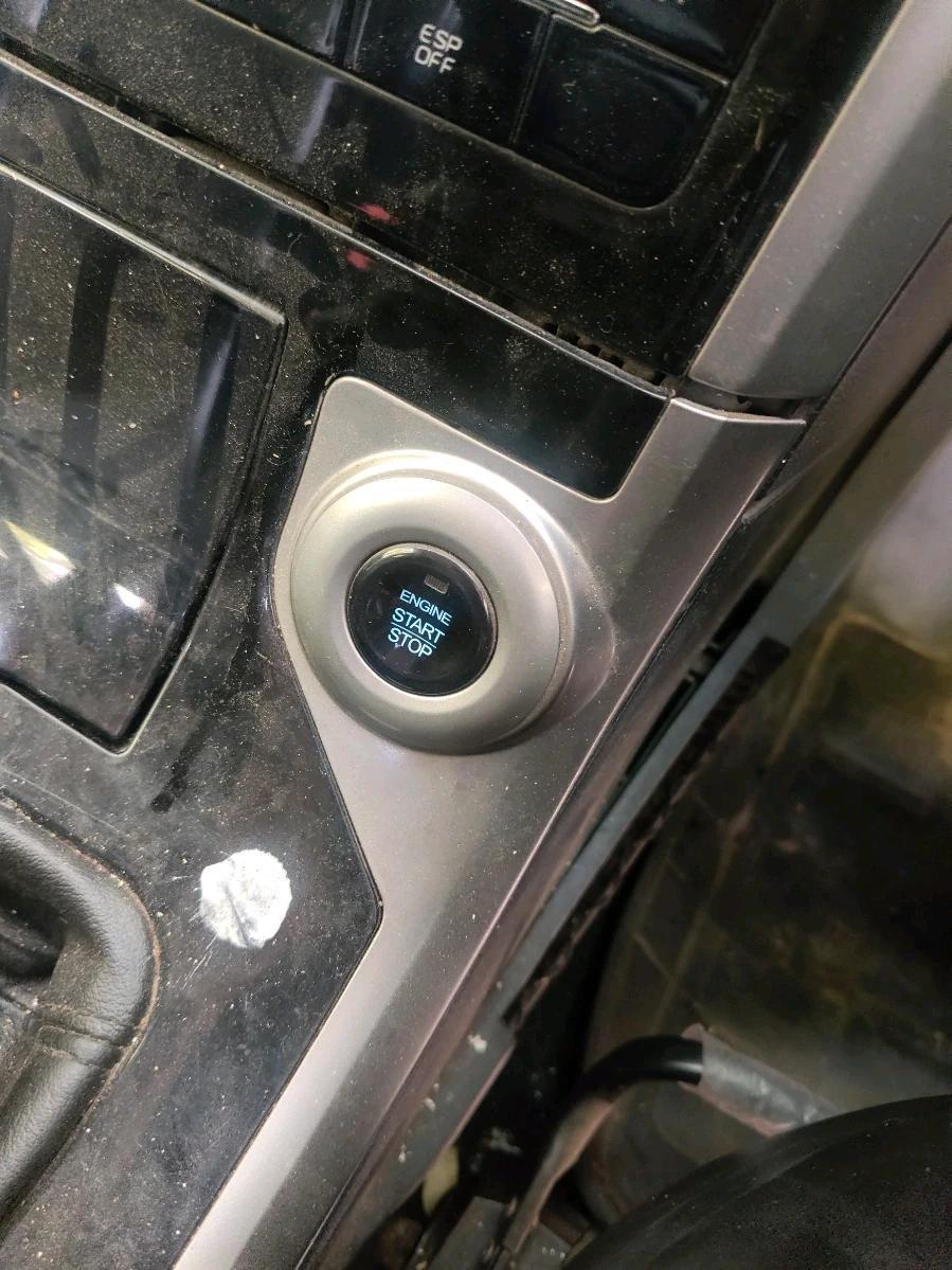 2018 Mahindra XUV500 W9, Diesel, Manual, 2,71,809 km, interior