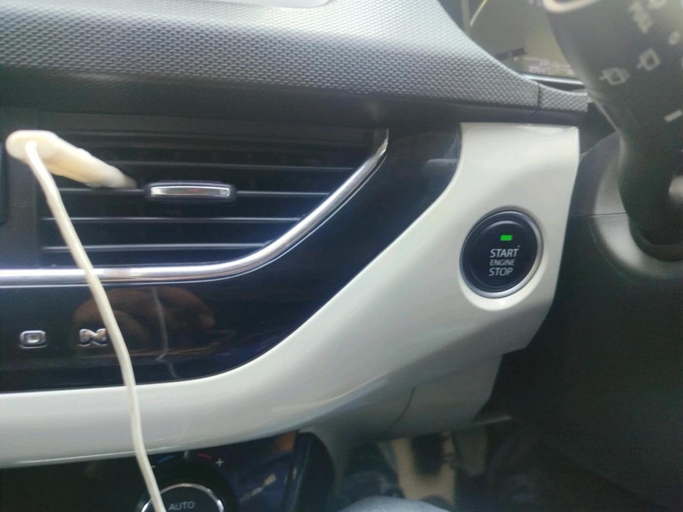 2022 Tata NEXON XZ PETROL, Petrol, Manual, 30,547 km, interior