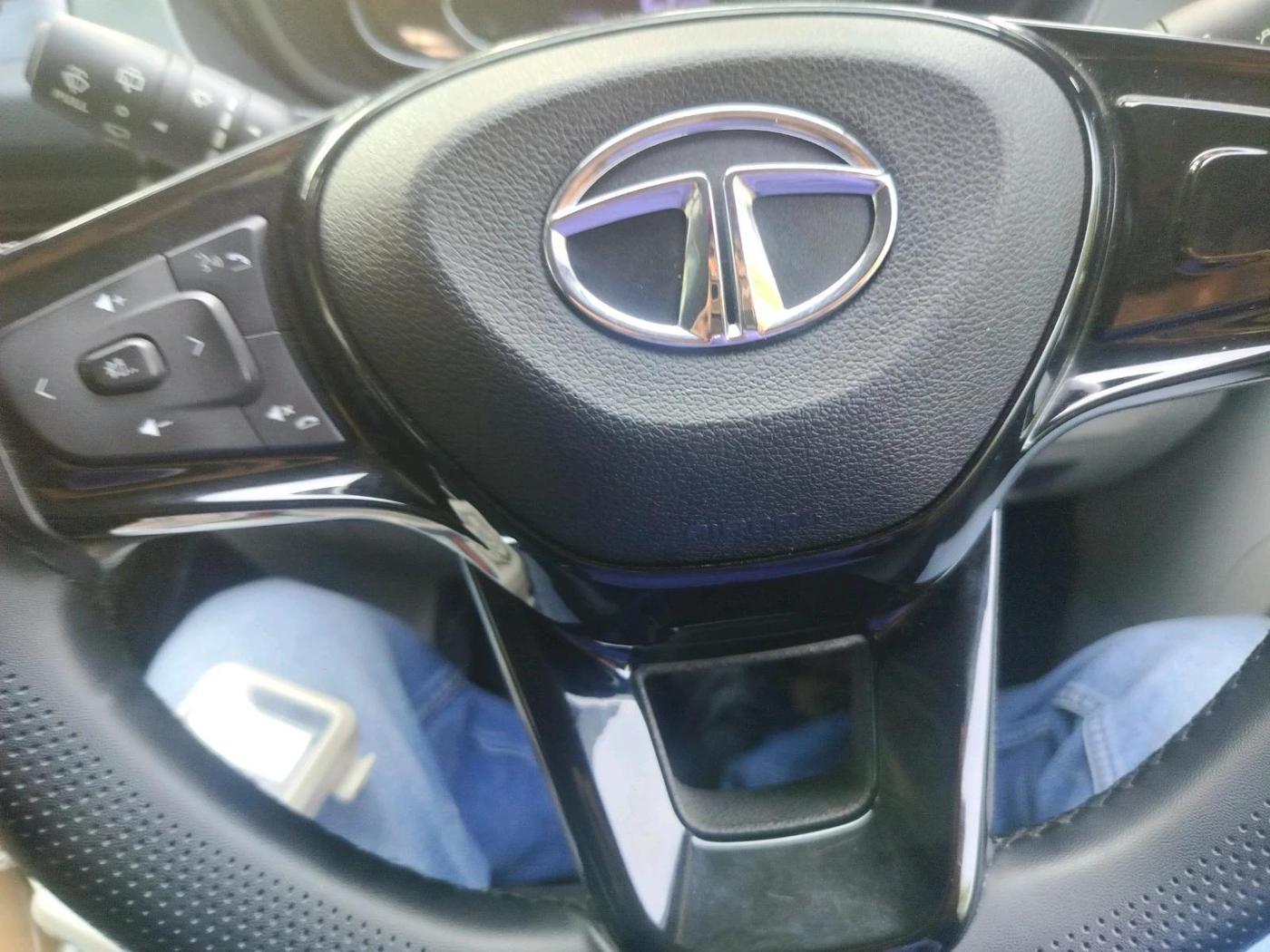 2022 Tata NEXON XZ PETROL, Petrol, Manual, 30,547 km, interior