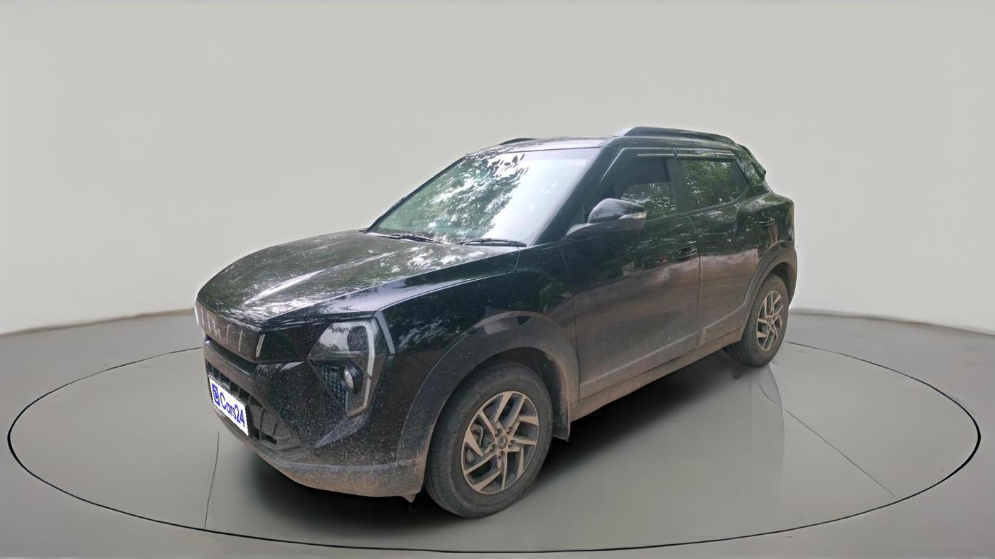 2026 Mahindra XUV 3XO AX5 1.5 Turbo Diesel, Diesel, Manual, 6,124 km, exterior