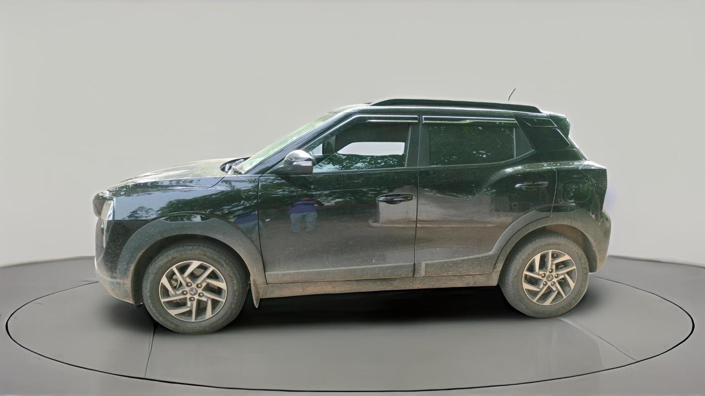 2026 Mahindra XUV 3XO AX5 1.5 Turbo Diesel, Diesel, Manual, 6,124 km, exterior