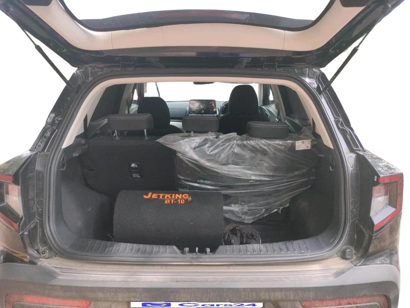 2026 Mahindra XUV 3XO AX5 1.5 Turbo Diesel, Diesel, Manual, 6,124 km, exterior