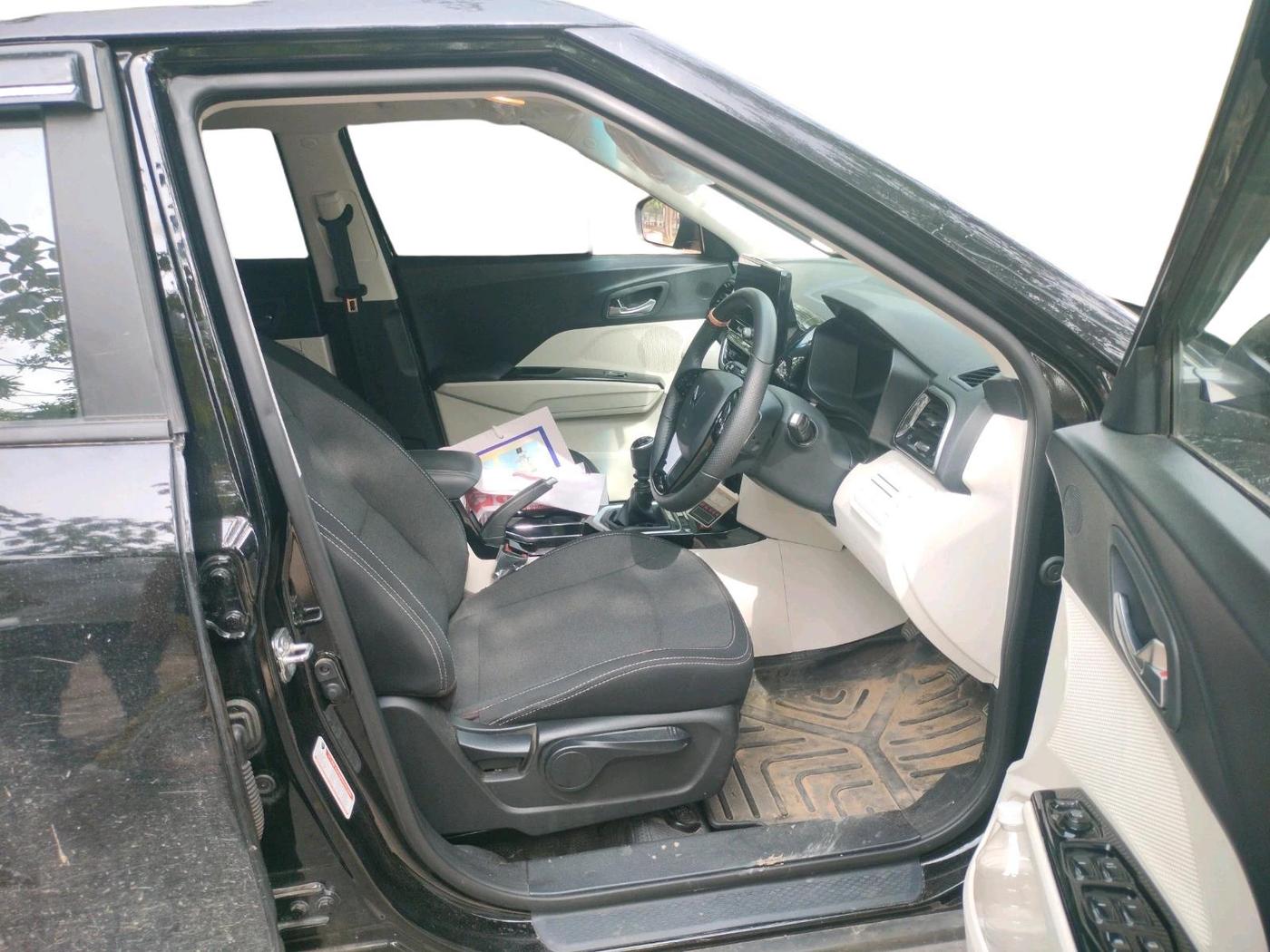 2026 Mahindra XUV 3XO AX5 1.5 Turbo Diesel, Diesel, Manual, 6,124 km, interior