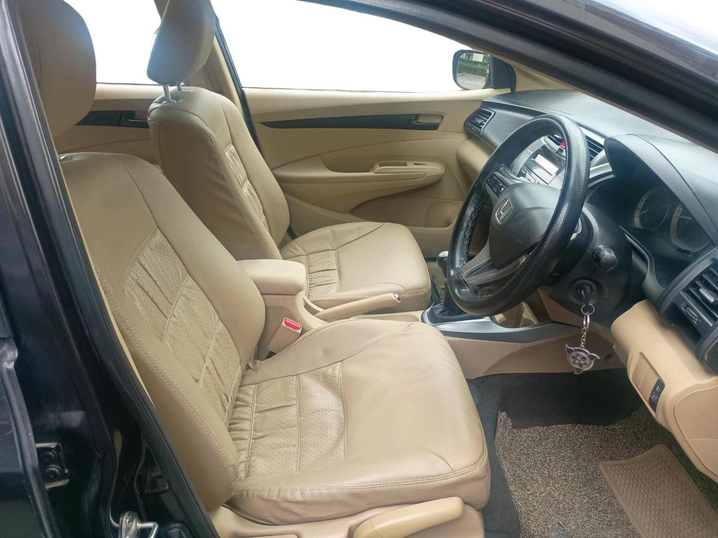 2013 Honda City 1.5L I-VTEC S MT, Petrol, Manual, 1,49,979 km, interior
