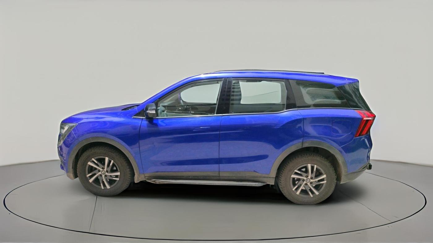 2022 Mahindra XUV700 AX 5 P AT 5 STR, Petrol, Automatic, 74,618 km, exterior