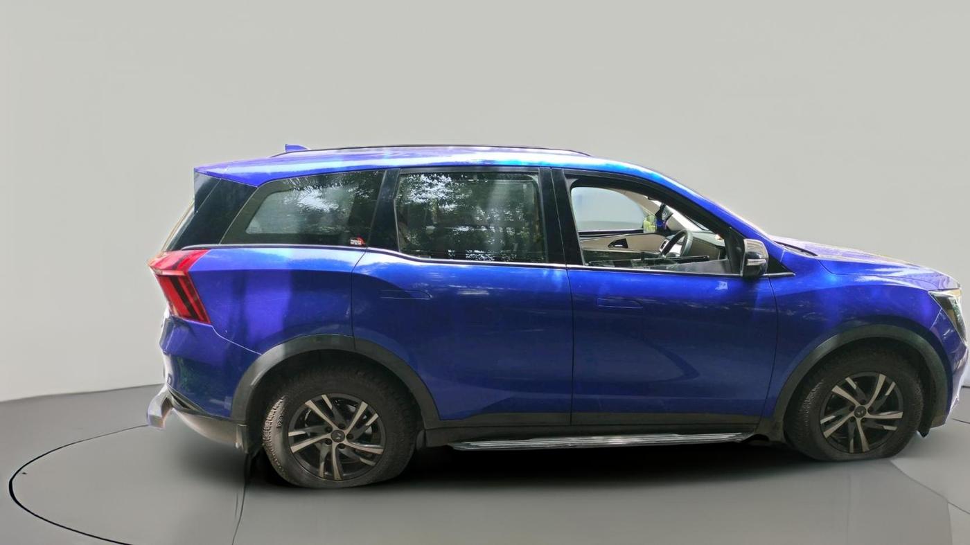2022 Mahindra XUV700 AX 5 P AT 5 STR, Petrol, Automatic, 74,618 km, exterior