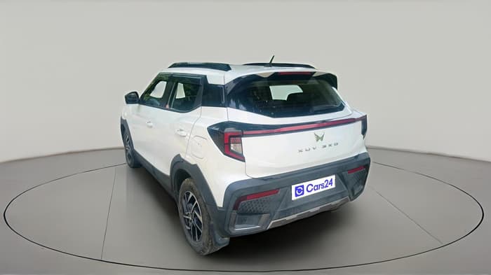 2024 Mahindra XUV 3XO AX5 1.2 L TCMPFi, Petrol, Manual, 38,949 km, exterior