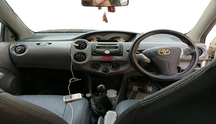2011 Toyota Etios Liva G, Petrol, Manual, 1,11,000 km, interior