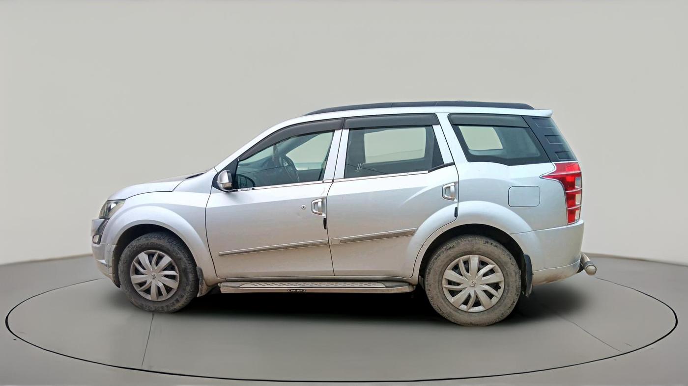 2016 Mahindra XUV500 W4, Diesel, Manual, 54,398 km, exterior