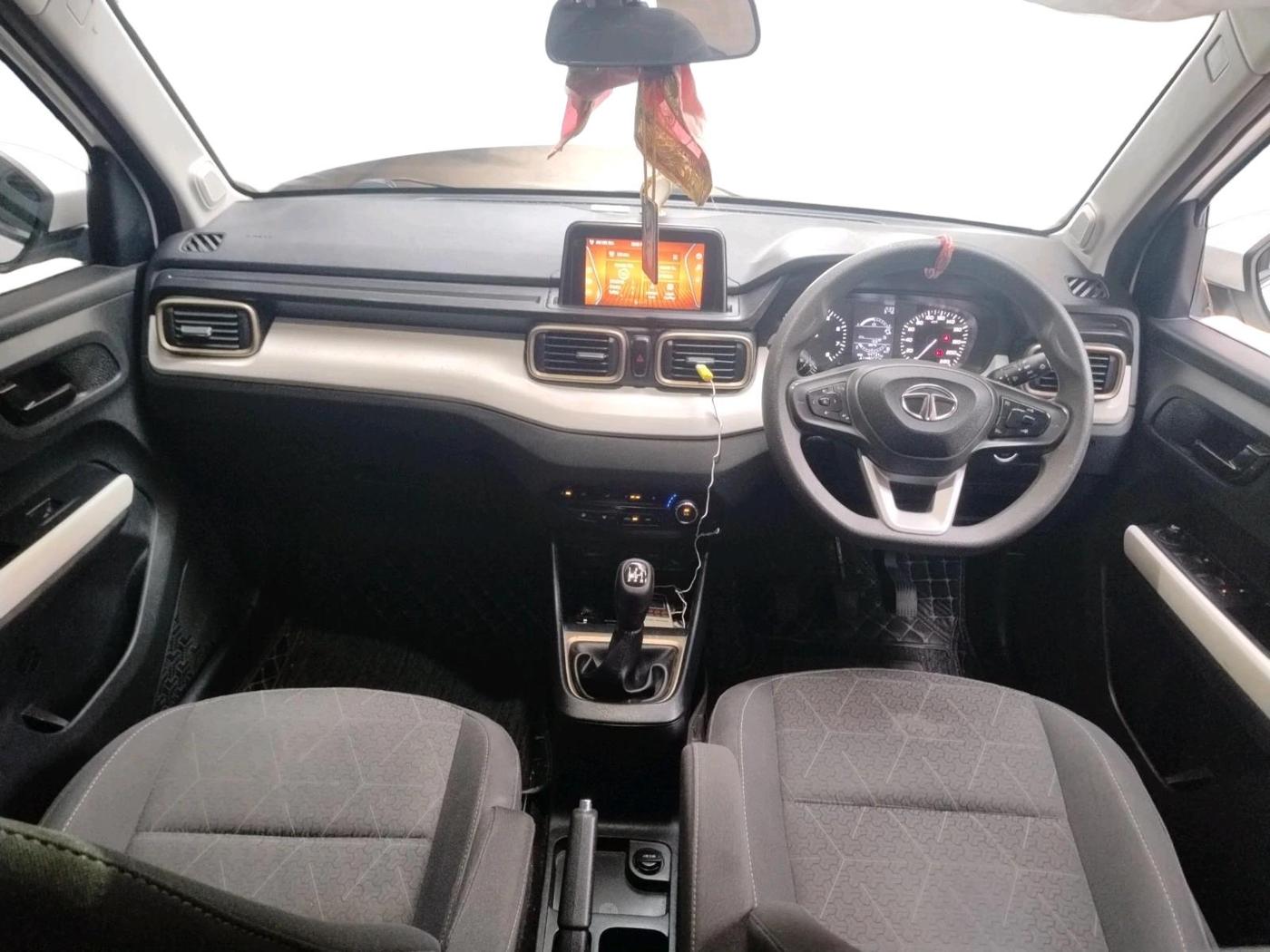 2023 Tata PUNCH ACCOMPLISHED SUNROOF MT, Petrol, Manual, 44,734 km, interior