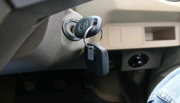 2014 Toyota Etios Liva G, Petrol, Manual, 1,18,781 km, interior