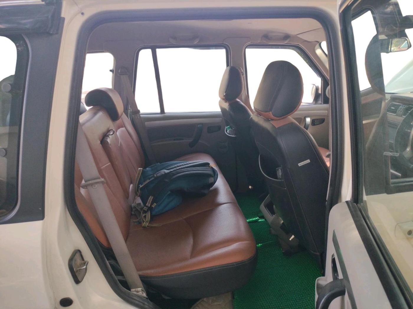 2017 Mahindra Scorpio S10, Diesel, Manual, 1,55,885 km, interior