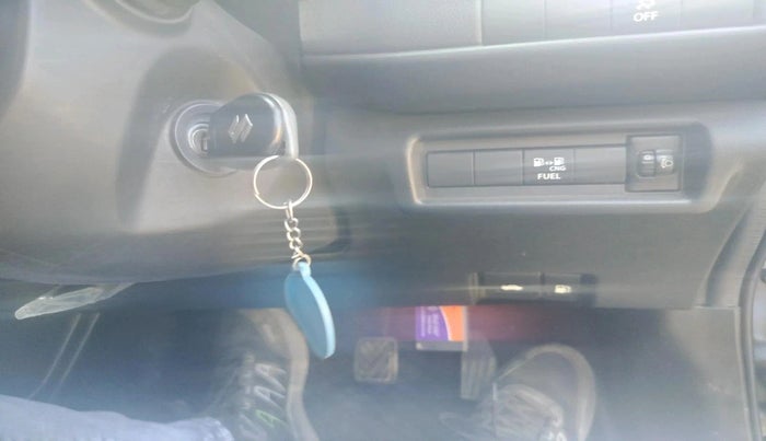 2025 Maruti Swift VXI 1.2L CNG, Petrol, Manual, 19,459 km, interior