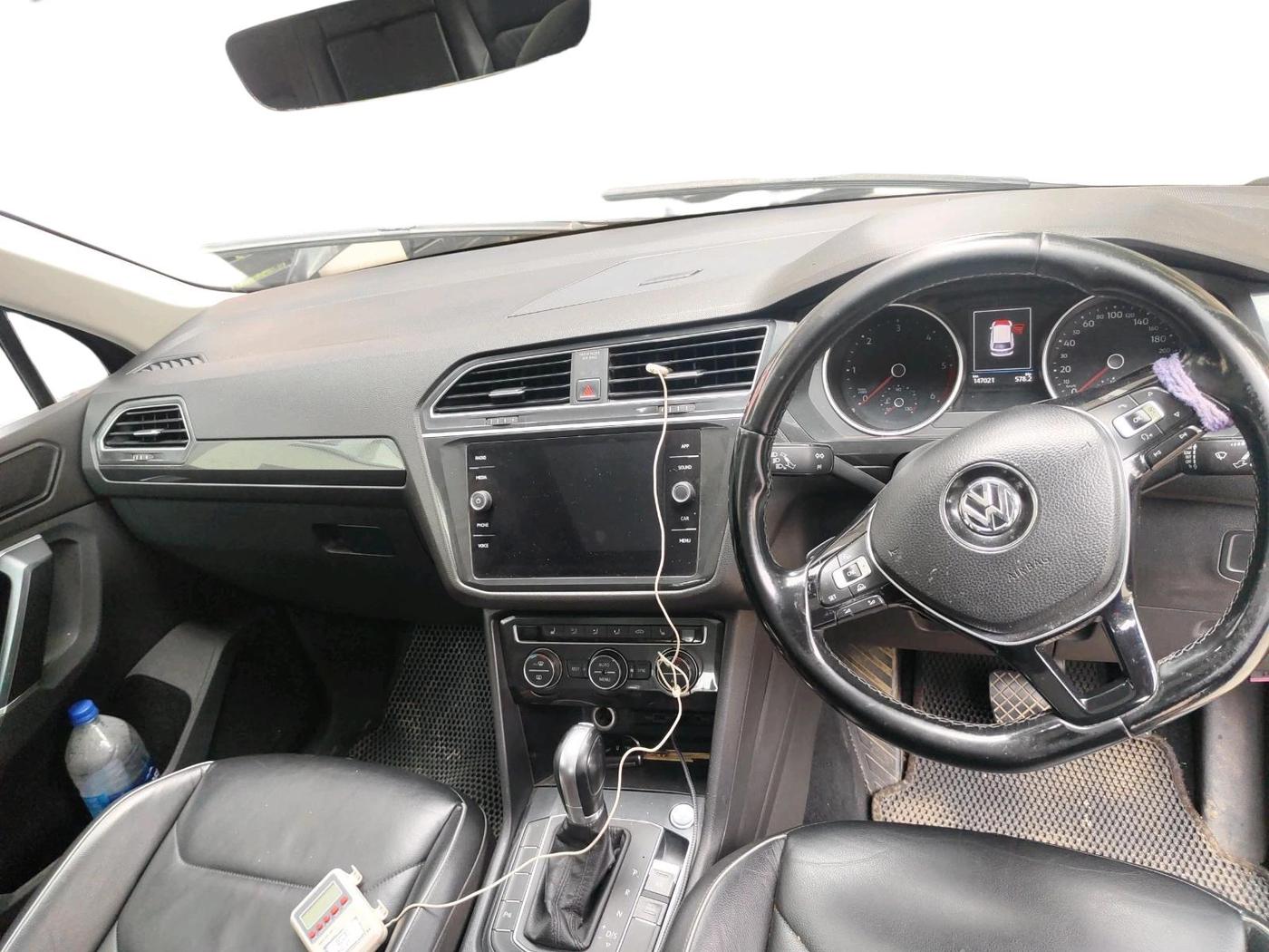 2018 Volkswagen TIGUAN HIGHLINE TDI AT, Diesel, Automatic, 1,47,021 km, interior