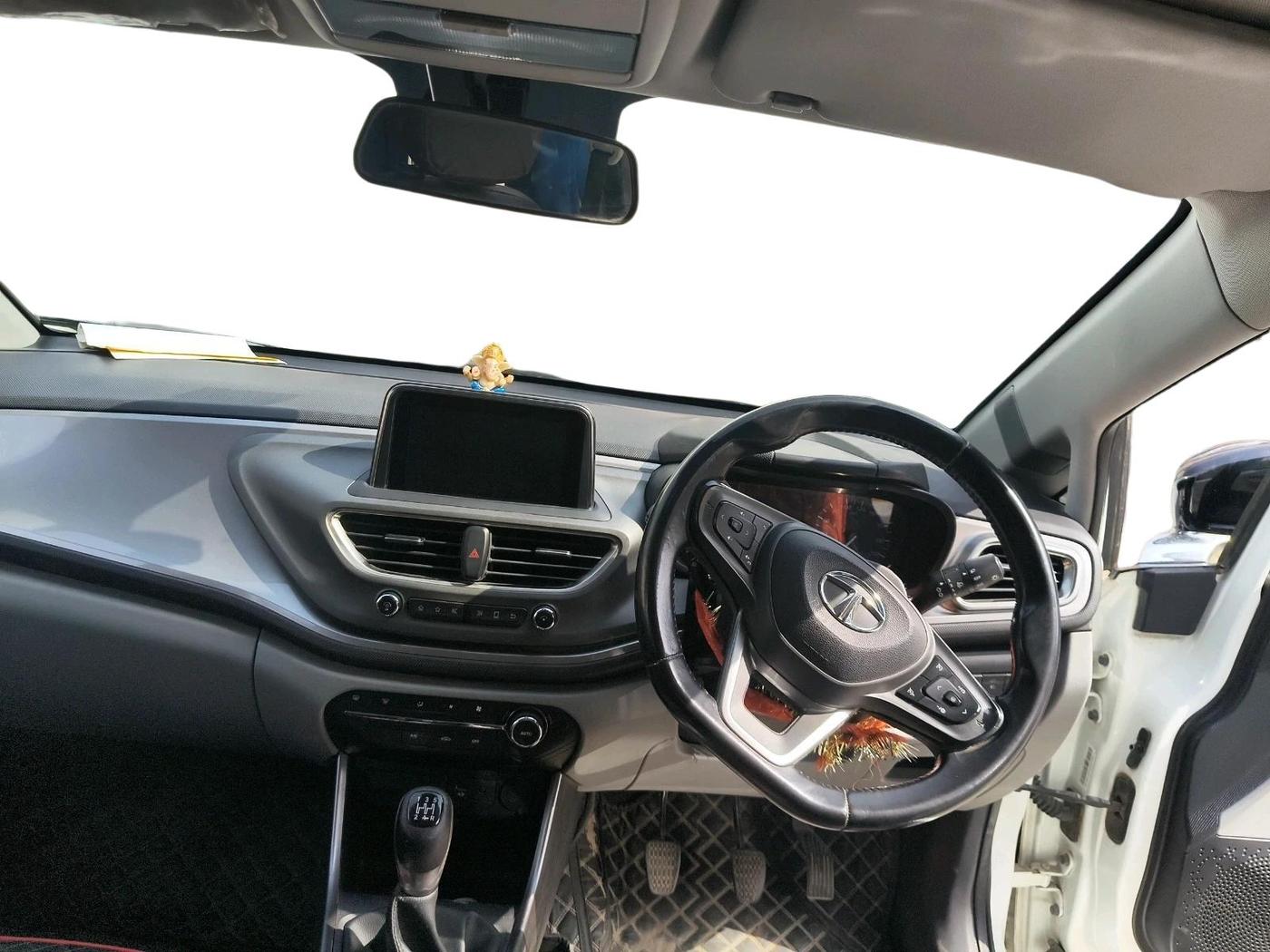 2020 Tata ALTROZ XZ PETROL, Petrol, Manual, 80,212 km, interior