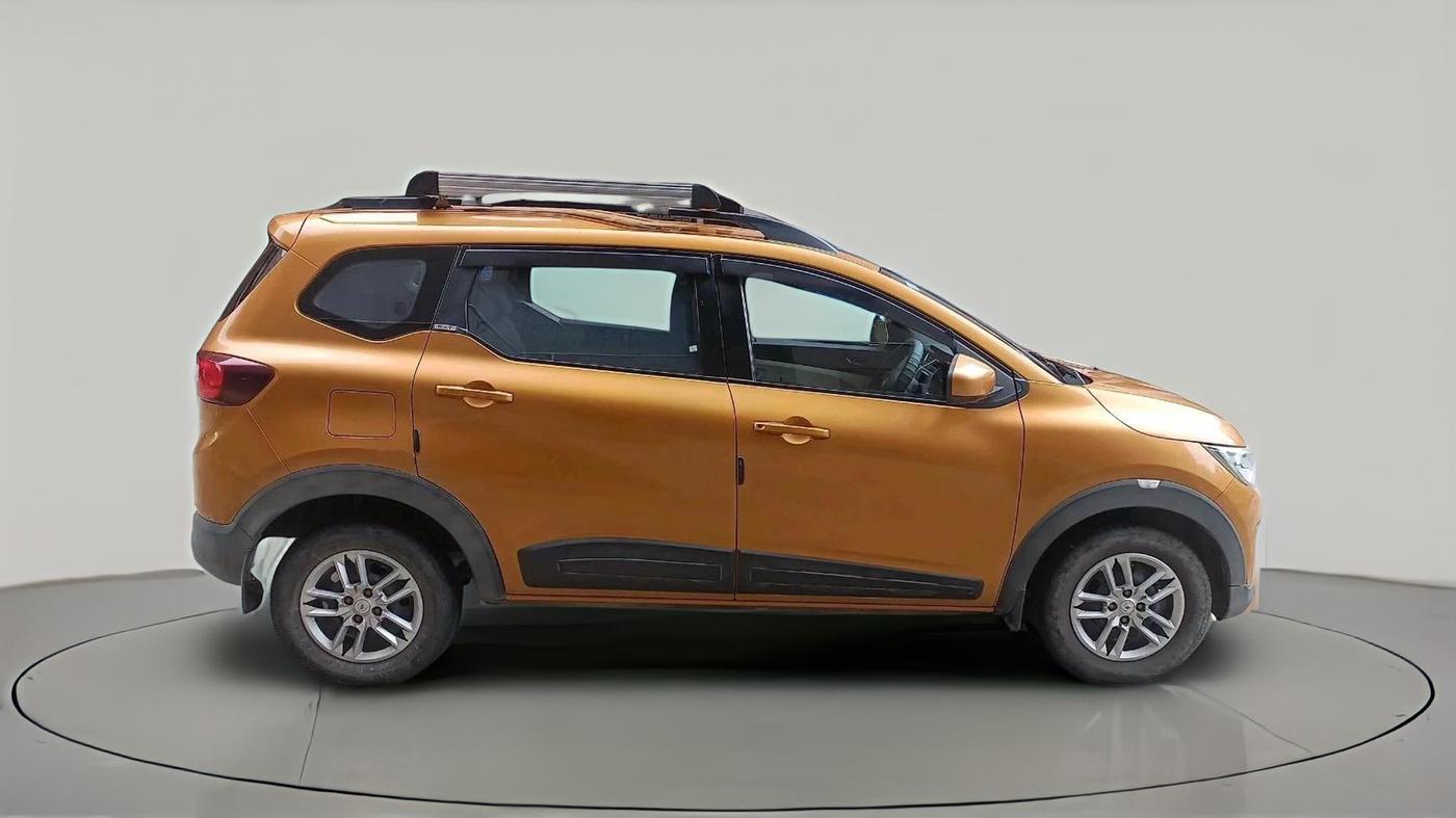 2020 Renault TRIBER RXT, Petrol, Manual, 33,069 km, exterior