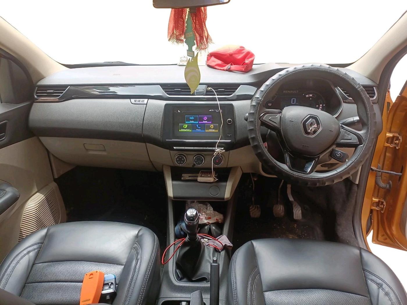 2020 Renault TRIBER RXT, Petrol, Manual, 33,069 km, interior