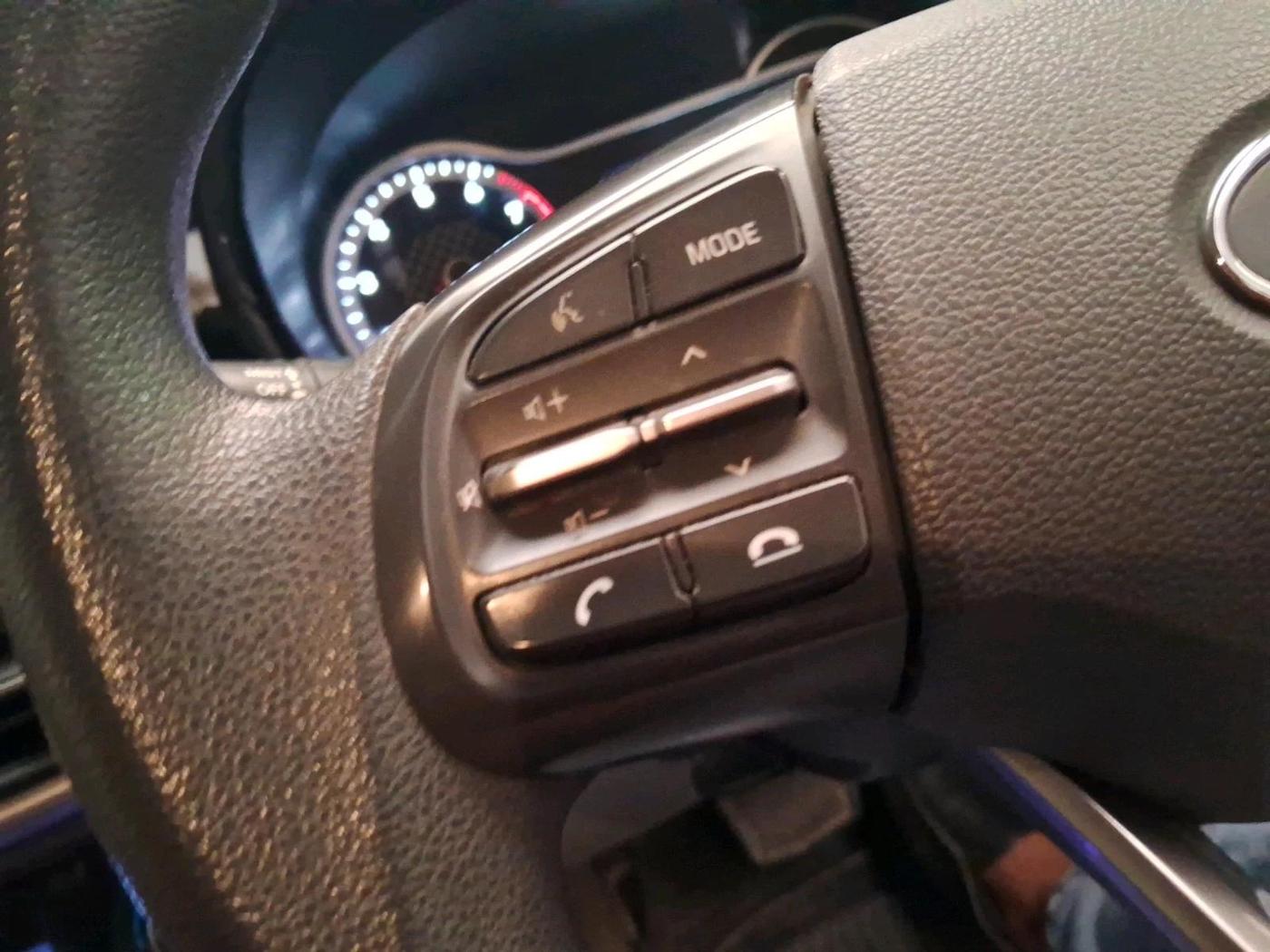 2022 Hyundai GRAND I10 NIOS SPORTZ AMT 1.2 KAPPA VTVT, Petrol, Automatic, 42,452 km, interior
