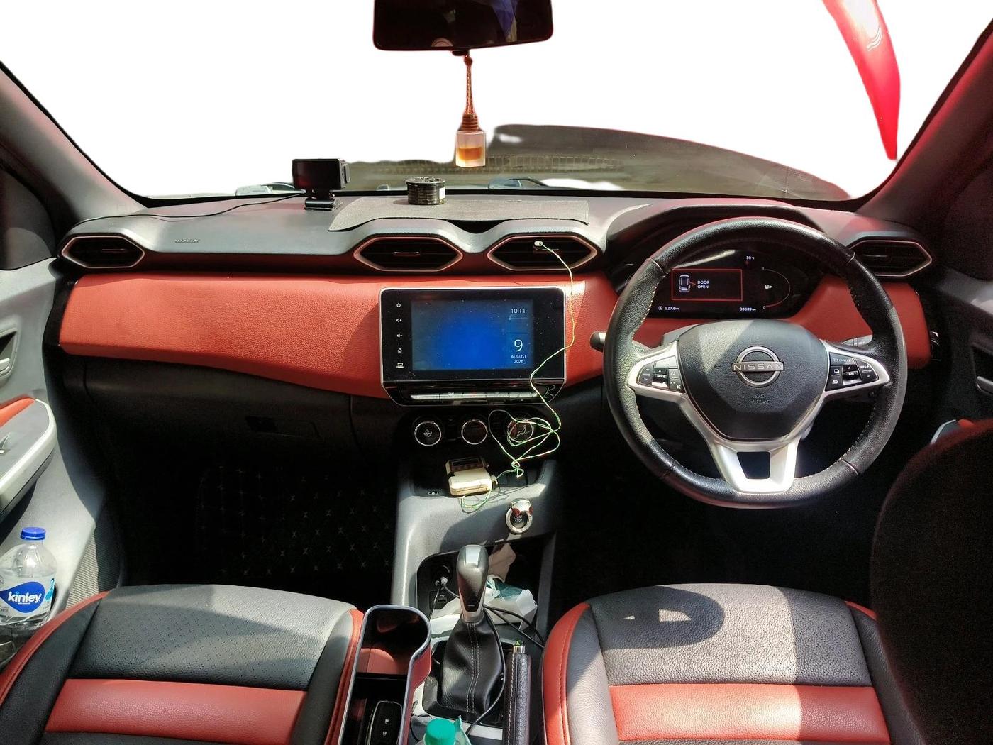2023 Nissan MAGNITE XV PREMIUM TURBO CVT, Petrol, Automatic, 33,089 km, interior