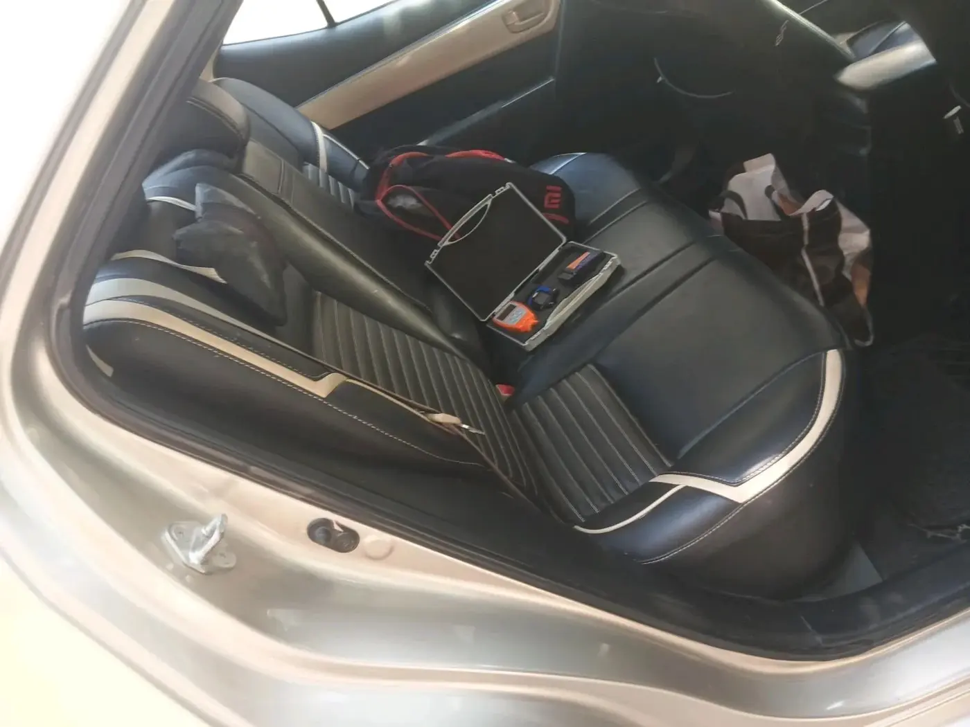 2015 Toyota Corolla Altis JS PETROL, CNG, Manual, 1,20,429 km, interior