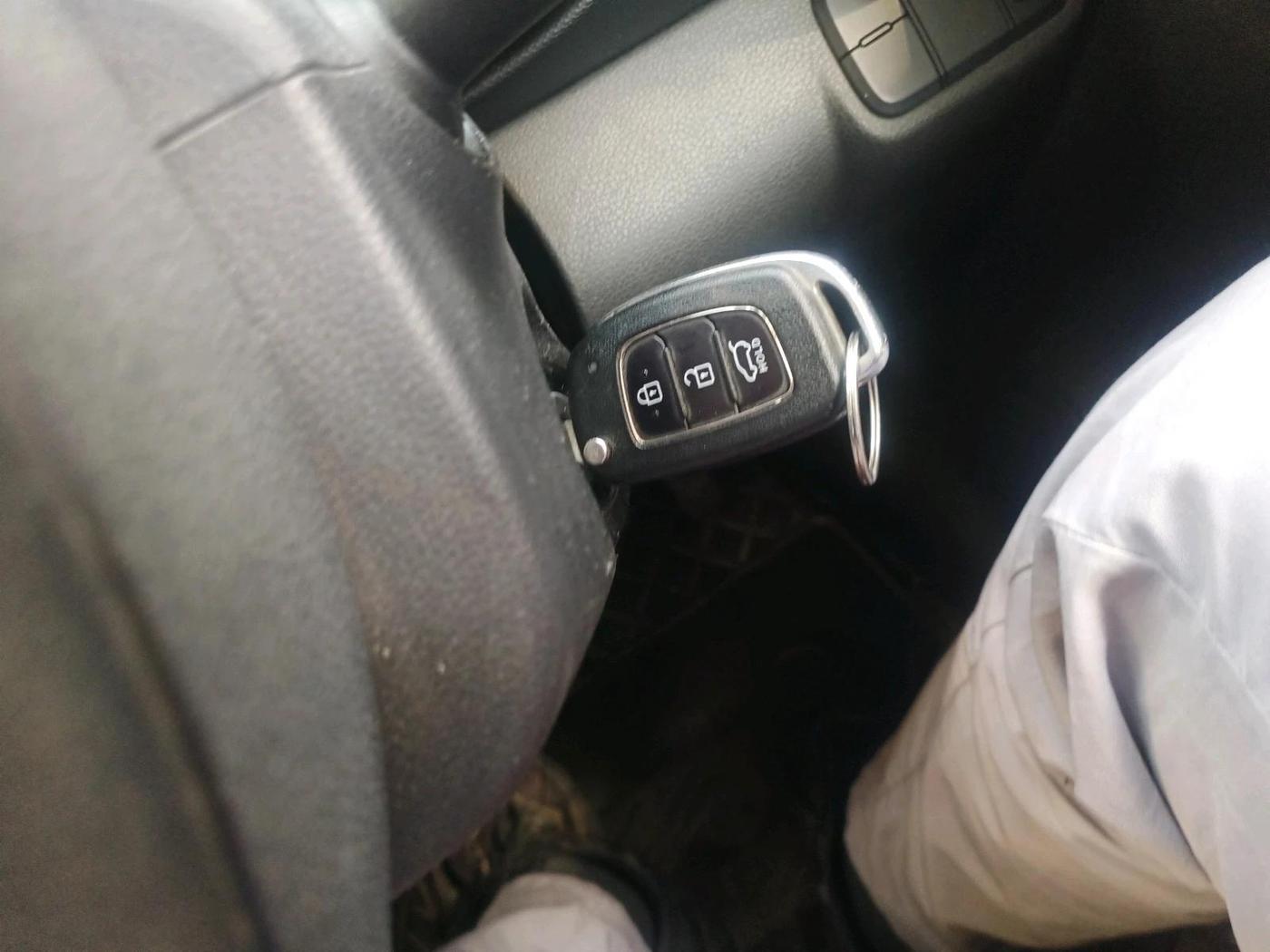 2019 Hyundai VENUE S 1.2, Petrol, Manual, 40,721 km, interior