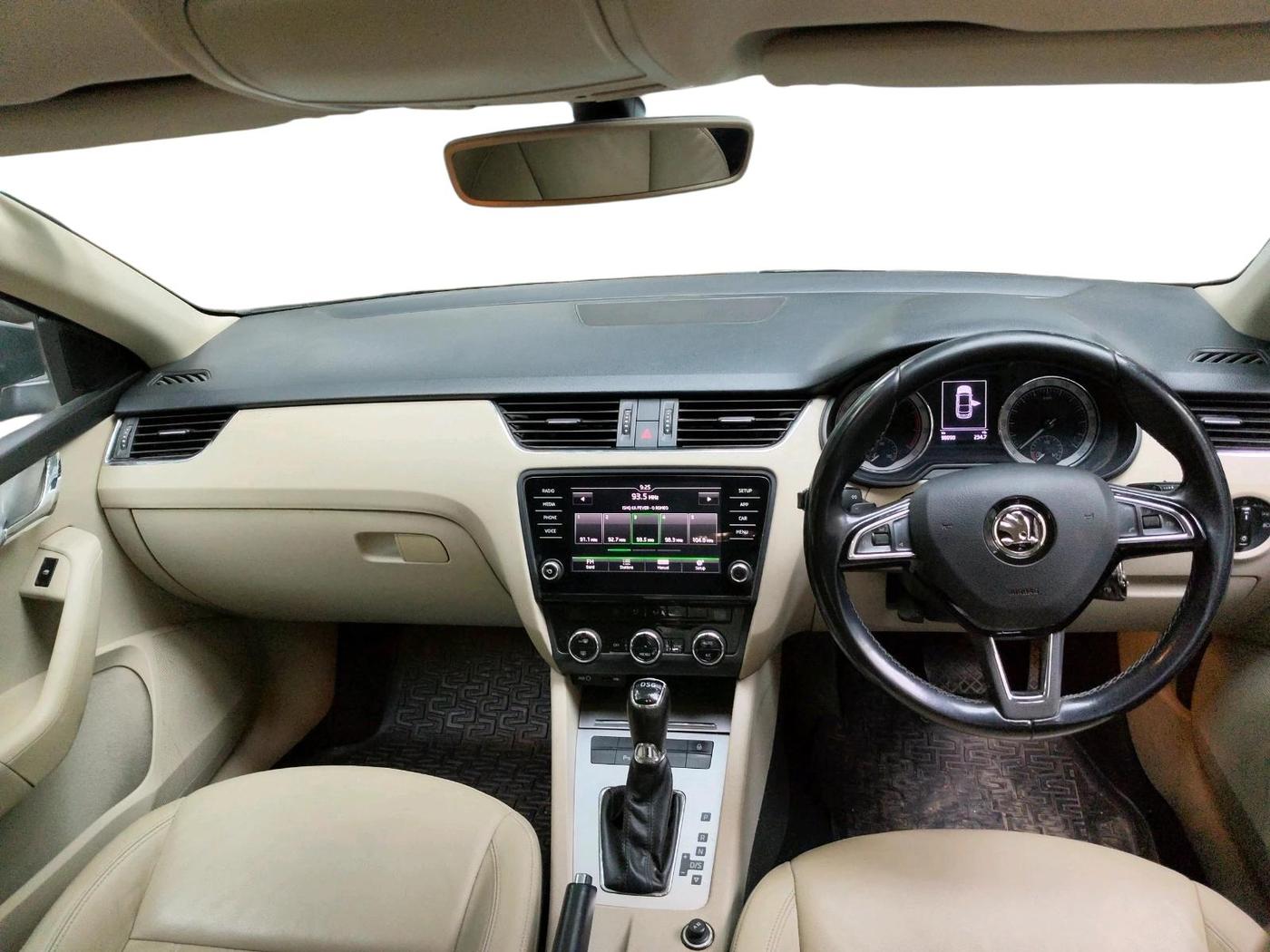 2017 Skoda Octavia STYLE 1.8 TSI AT, Petrol, Automatic, 98,090 km, interior