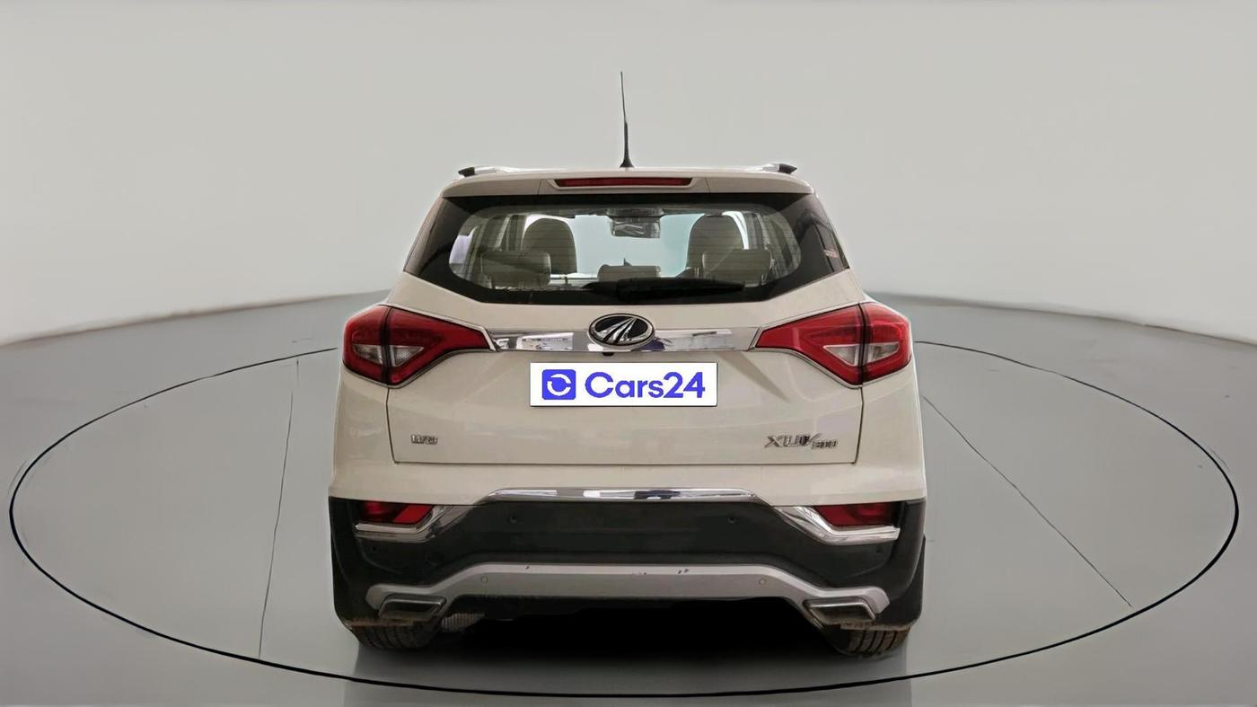 2021 Mahindra XUV300 W8 (O) 1.2 PETROL, Petrol, Manual, 31,005 km, exterior