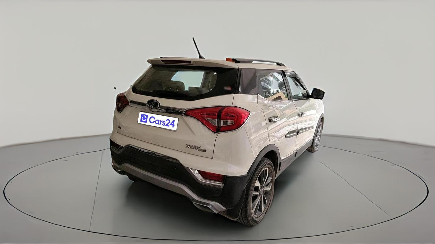 2021 Mahindra XUV300 W8 (O) 1.2 PETROL, Petrol, Manual, 31,005 km, exterior