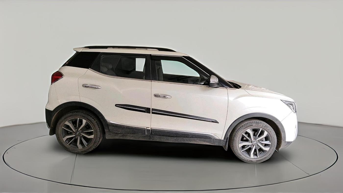 2021 Mahindra XUV300 W8 (O) 1.2 PETROL, Petrol, Manual, 31,005 km, exterior