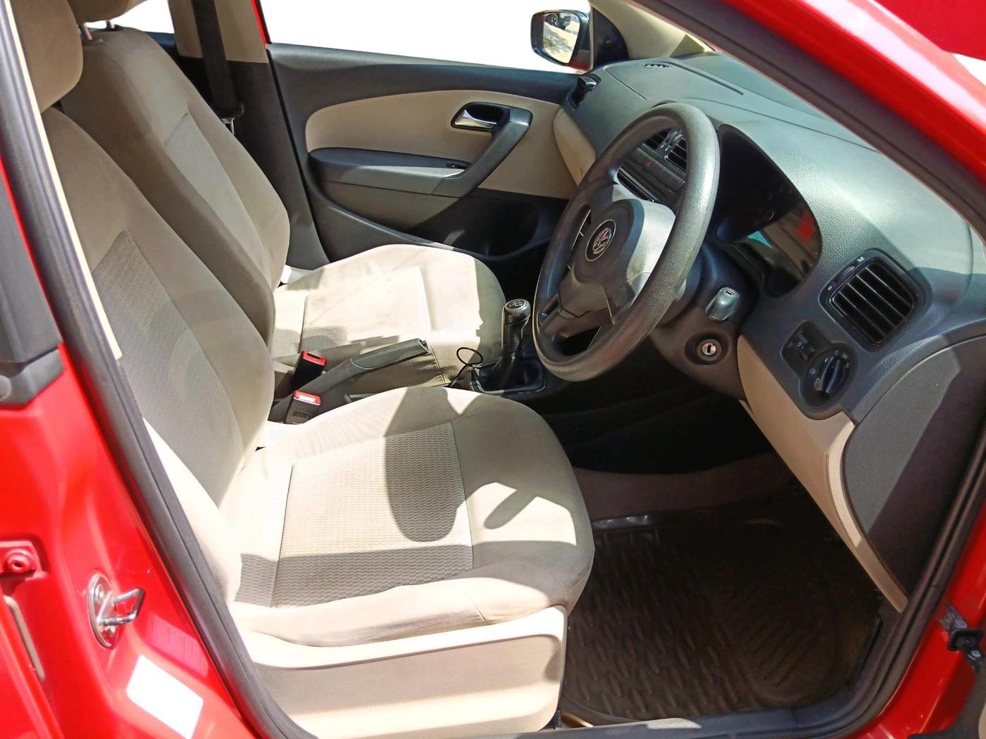 2011 Volkswagen Polo TRENDLINE 1.2L PETROL, Petrol, Manual, 1,03,278 km, interior