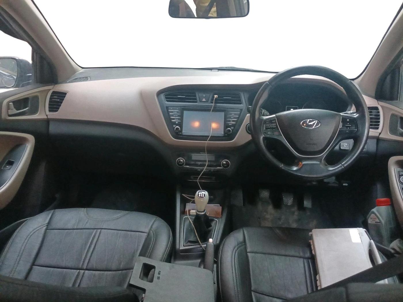 2017 Hyundai Elite i20 ASTA 1.2 (O), CNG, Manual, 74,810 km, interior