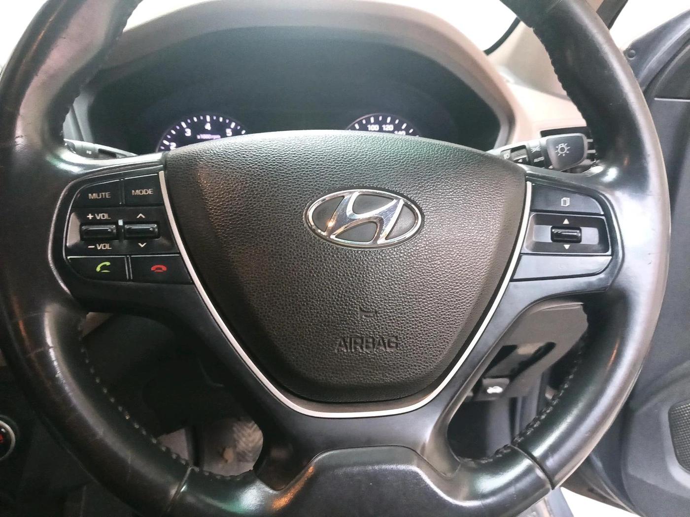 2017 Hyundai Elite i20 ASTA 1.2 (O), CNG, Manual, 74,810 km, interior