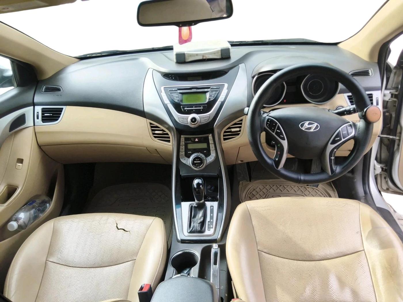 2013 Hyundai New Elantra 1.8 SX AT VTVT, Petrol, Automatic, 1,17,199 km, interior