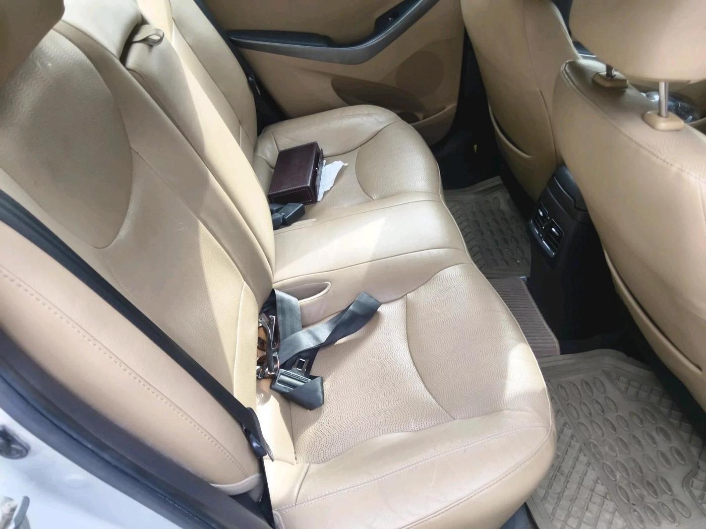 2013 Hyundai New Elantra 1.8 SX AT VTVT, Petrol, Automatic, 1,17,199 km, interior