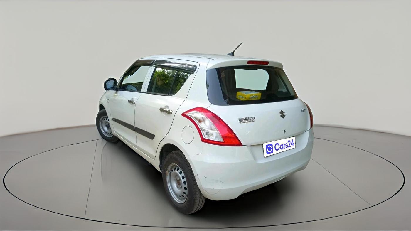 2017 Maruti Swift LXI (O), CNG, Manual, 82,163 km, exterior