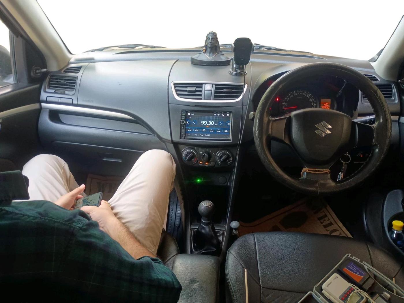 2017 Maruti Swift LXI (O), CNG, Manual, 82,163 km, interior