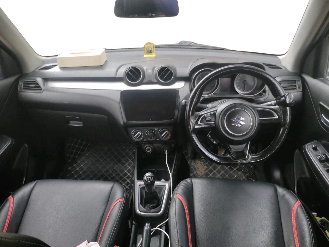 2021 Maruti Swift VXI, CNG, Manual, 72,340 km, interior
