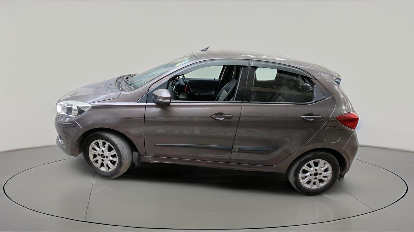 2018 Tata Tiago XZA PETROL, Petrol, Automatic, 1,24,902 km, exterior