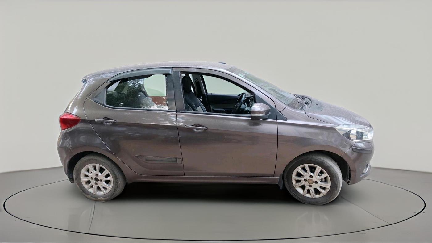 2018 Tata Tiago XZA PETROL, Petrol, Automatic, 1,24,902 km, exterior