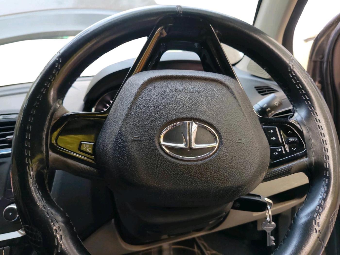 2018 Tata Tiago XZA PETROL, Petrol, Automatic, 1,24,902 km, interior